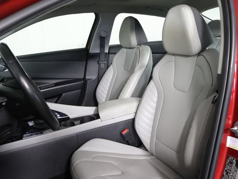 Used 2024 Hyundai Elantra Limited FWD image 29