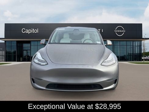 Used 2020 Tesla Model Y Long Range image 2