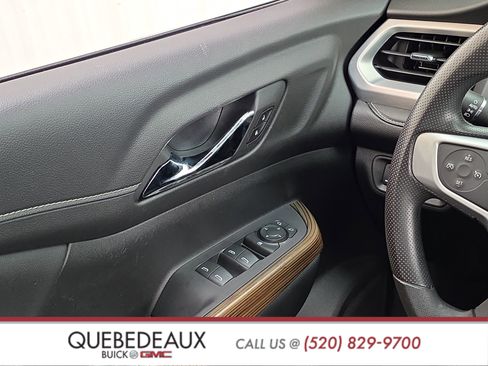 Used 2022 GMC Acadia SLE FWD image 21