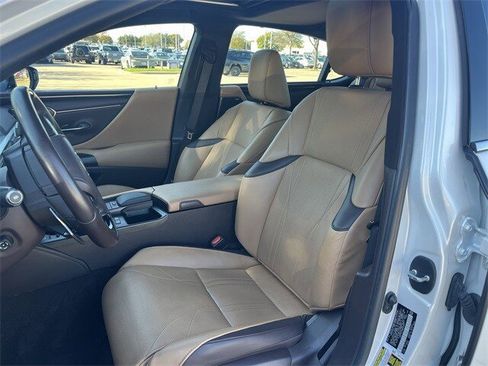 Used 2021 Lexus ES 300h Ultra Luxury w/ Accessory Package 2 image 28