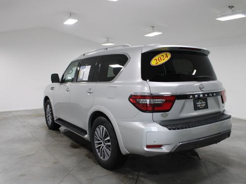 Used 2024 Nissan Armada SL image 7