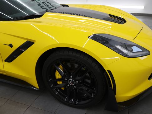 Used 2014 Chevrolet Corvette Stingray Convertible w/ 3LT Preferred Equipment Group RWD image 23