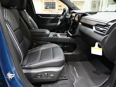 New 2026 GMC Acadia Denali w/ Super Cruise Package image 10