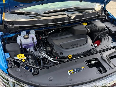 New 2027 Chrysler Pacifica Select w/ Family Tech Group FWD image 20