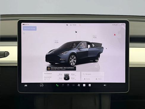 Used 2024 Tesla Model Y Long Range AWD/4WD image 24
