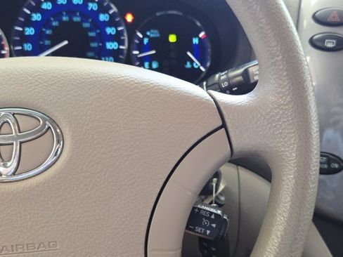 Used 2010 Toyota Sienna CE image 28