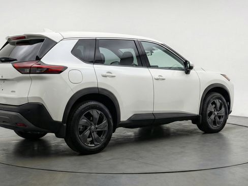 Used 2025 Nissan Rogue SV AWD/4WD image 9