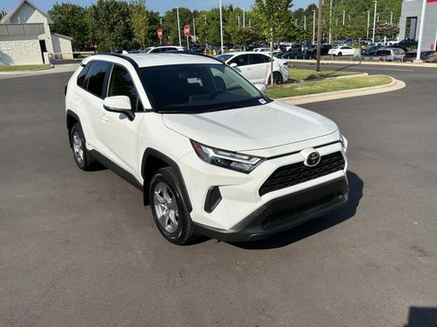 Used 2025 Toyota RAV4 LE AWD/4WD image 2