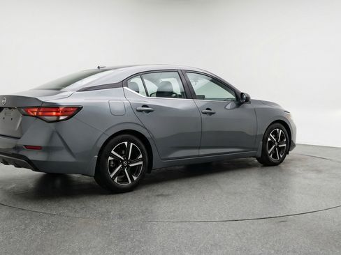 Used 2025 Nissan Sentra SV FWD image 9