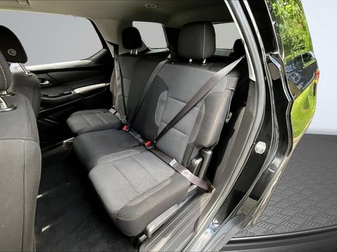 Used 2021 Chevrolet Traverse LS AWD/4WD image 22