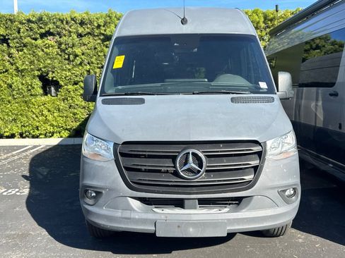 Used 2021 Mercedes-Benz Sprinter 2500 image 5