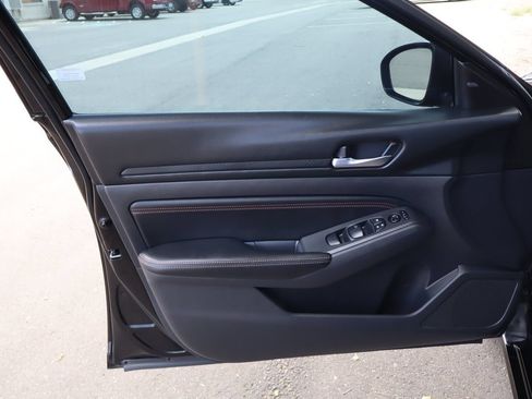 Used 2020 Nissan Altima 2.5 SR w/ Premium Package FWD image 23