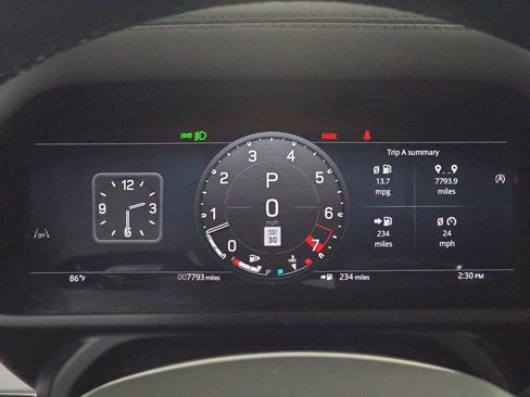 Used 2025 Land Rover Defender 110 X-Dynamic SE AWD/4WD image 22