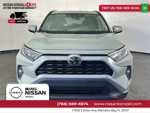 Used 2020 Toyota RAV4 XLE image 4