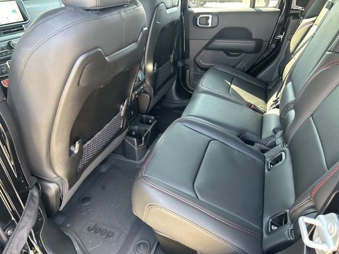 New 2025 Jeep Gladiator Rubicon image 30