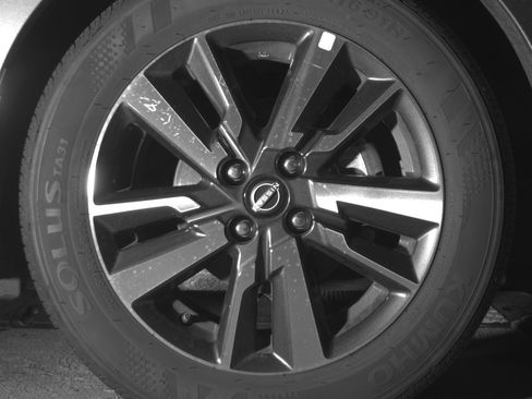 Used 2025 Nissan Versa SV image 13