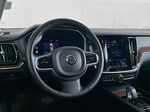 Used 2024 Volvo S60 B5 Plus image 18