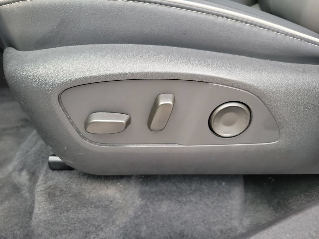 Used 2026 Buick Enclave Preferred AWD/4WD image 21
