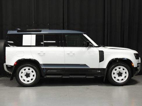 Used 2025 Land Rover Defender 110 S AWD/4WD image 6