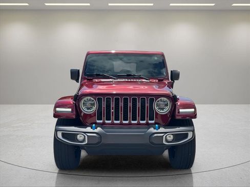 Used 2022 Jeep Wrangler Unlimited Sahara AWD/4WD image 8