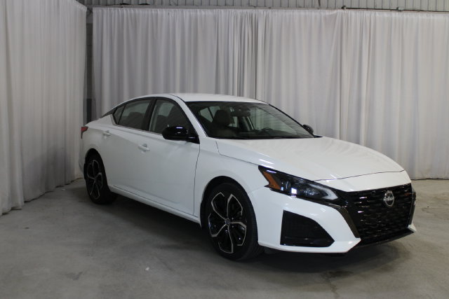 Used 2023 Nissan Altima 2.5 SR AWD/4WD image 22