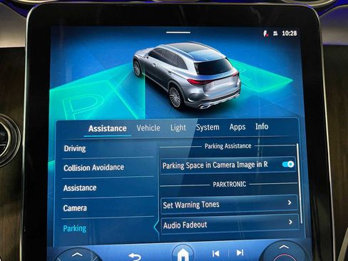 Used 2025 Mercedes-Benz GLC 300 4MATIC image 30