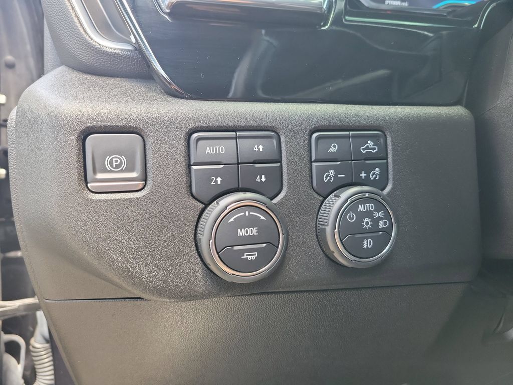 Used 2024 Chevrolet Silverado 2500 LTZ AWD/4WD image 23