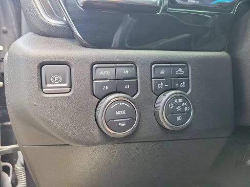 Used 2024 Chevrolet Silverado 2500 LTZ AWD/4WD image 23