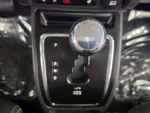 Used 2016 Jeep Patriot High Altitude FWD image 18
