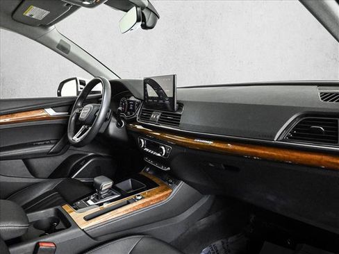 Used 2023 Audi Q5 2.0T Premium Plus w/ Premium Plus Package AWD/4WD image 23