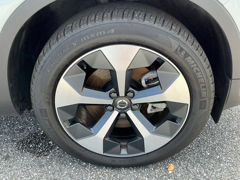 Used 2026 Volvo XC40 B5 Plus AWD/4WD image 16