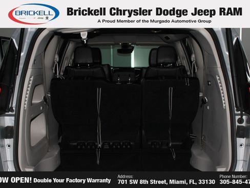 Used 2023 Chrysler Pacifica Touring-L FWD image 37
