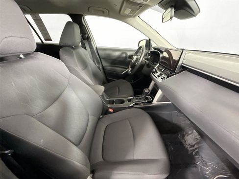 Certified 2023 Toyota Corolla Cross LE FWD image 41