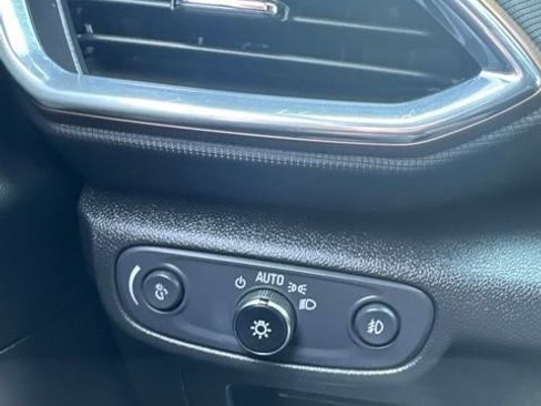 Used 2022 Chevrolet TrailBlazer ACTIV w/ Sun and Liftgate Package FWD image 33