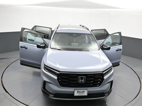 Certified 2024 Honda Pilot TrailSport image 48