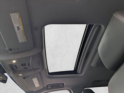 Used 2017 Chevrolet Tahoe Premier RWD image 16