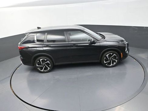 Used 2023 Mitsubishi Outlander SE image 18