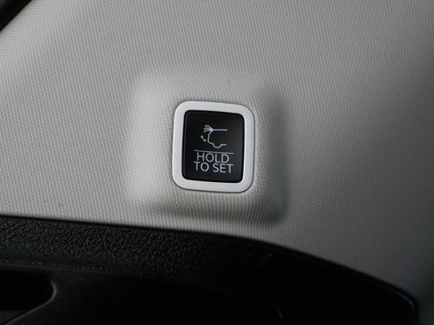 Certified 2023 Jeep Grand Cherokee Limited image 15