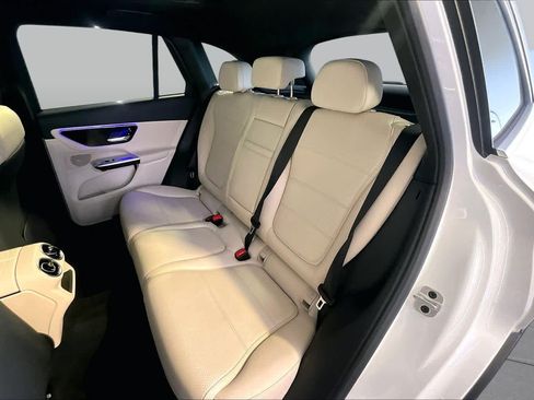 Used 2026 Mercedes-Benz GLC 300 4MATIC image 21