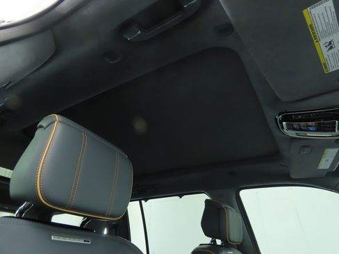 Used 2023 Jeep Grand Wagoneer Series II image 17