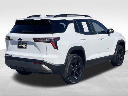 Used 2025 Chevrolet Equinox LT w/ Convenience Package II image 3