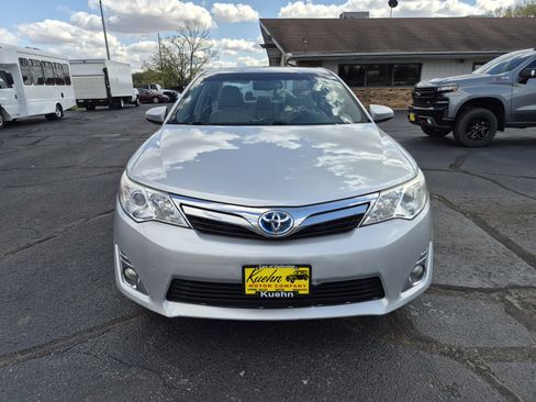 Used 2012 Toyota Camry XLE w/ Leather Pkg FWD image 3