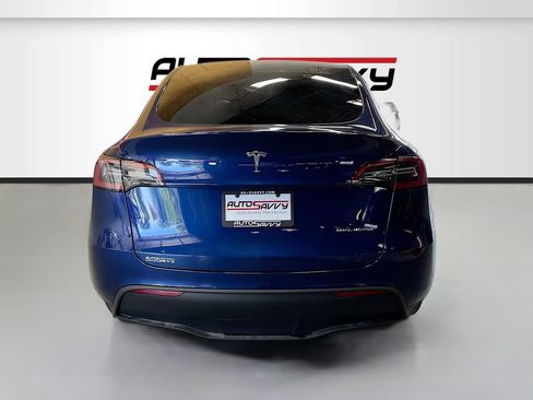 Used 2024 Tesla Model Y Long Range AWD/4WD image 6