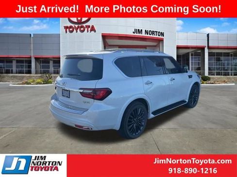 Used 2023 INFINITI QX80 Sensory w/ All-Season Package image 8