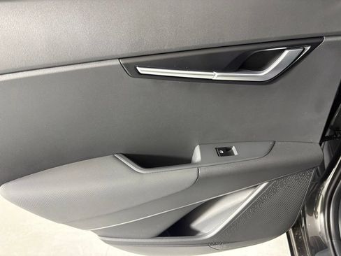 New 2026 Kia Niro EX FWD image 31