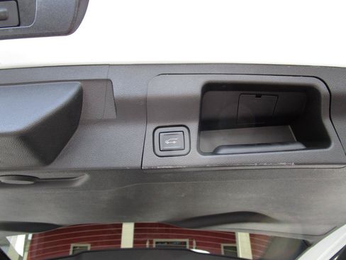 Used 2023 GMC Acadia SLE w/ Driver Convenience Package FWD image 25