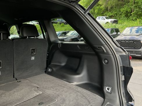 Used 2025 Jeep Grand Cherokee Altitude AWD/4WD image 19