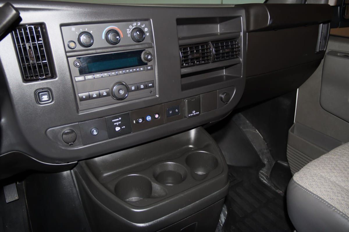 Used 2025 Chevrolet Express 3500 LT w/ LT Preferred Equipment Group RWD image 45