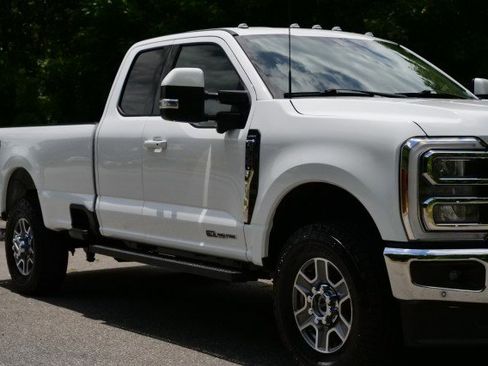 Used 2023 Ford F350 Lariat w/ Tow Technology Package AWD/4WD image 35
