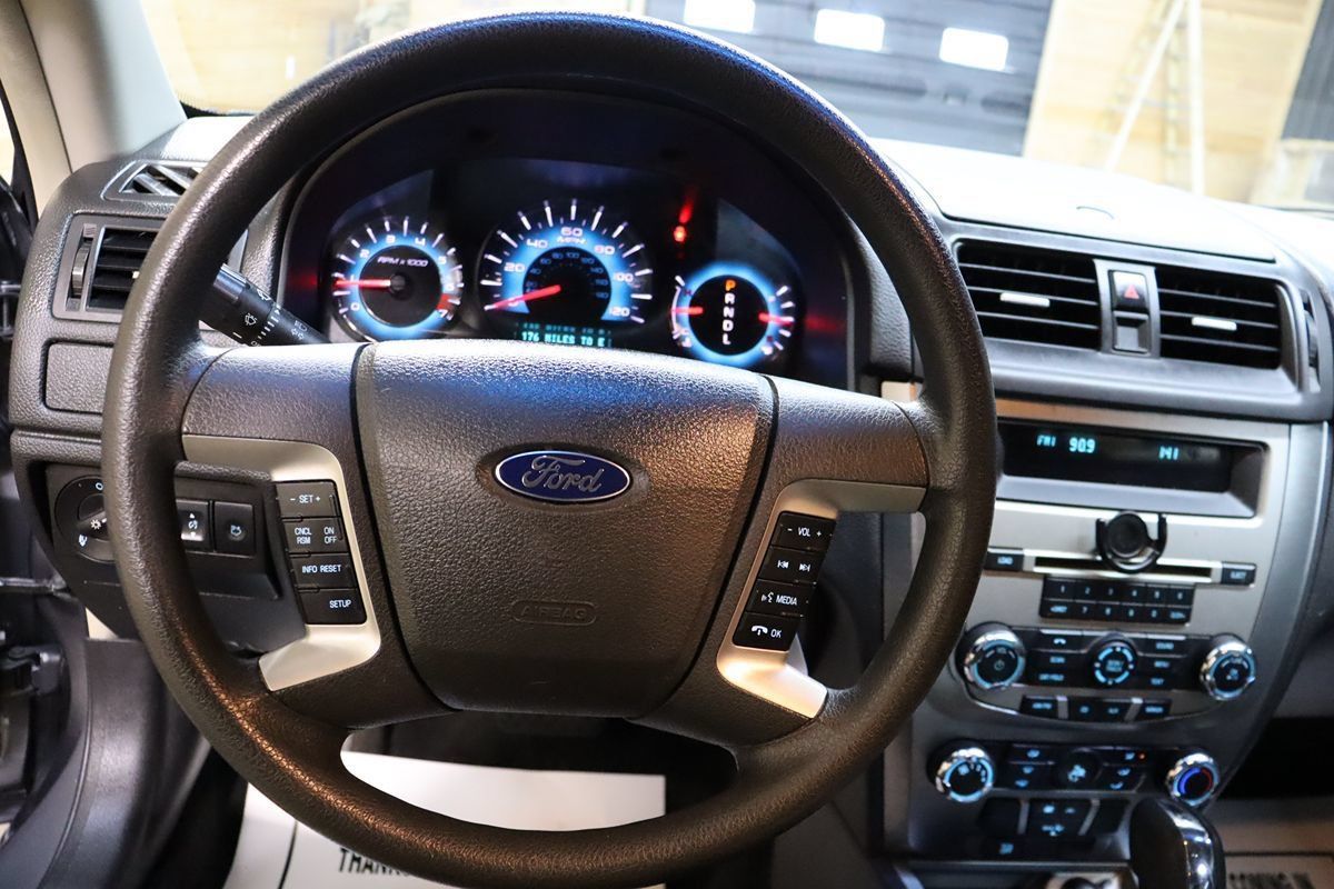 Used 2011 Ford Fusion SE w/ 201A Rapid Spec Order Code FWD image 32
